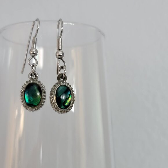 Emerald Green Earrings Drop Dangle Silver Tone Vintage - Picture 1 of 5